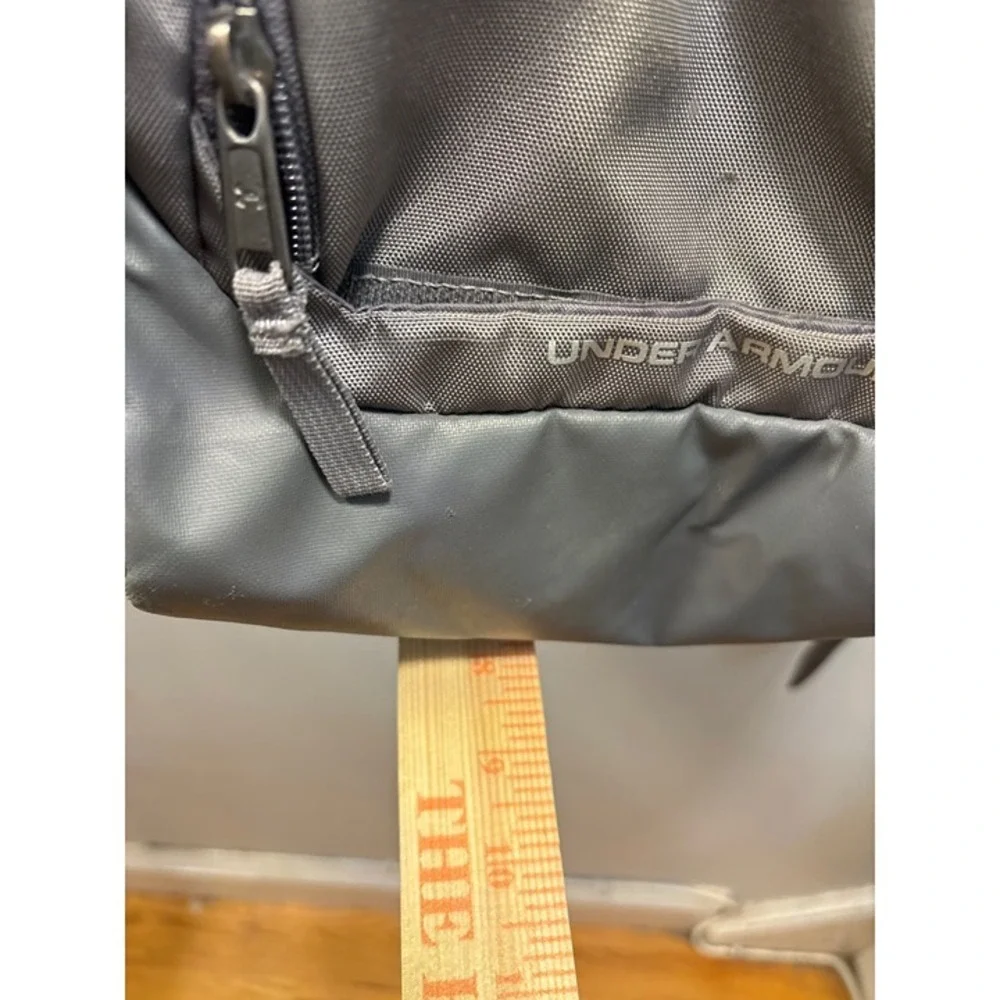 Under Armour Hustle Backpack Unisex Gray Excellent UA Storm Laptop‎ Sleeve 19in
